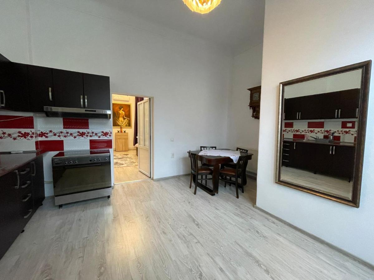 M & I Apartment 4 Targu Mures Exterior photo